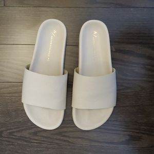 Anthropologie Slides Size 8